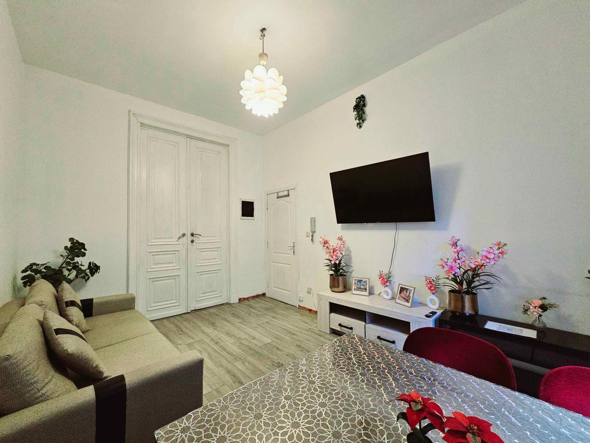 Modern & Comfortable Center Oasis~king Bed ! Apartamento